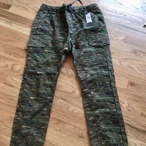 BRAND NEW men's pacsun camo joggers
